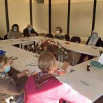 Klaipėdos „Senjoro“ išbandė menų terapiją: senjorai ne tik kūrė paveikslus, bet ir leidosi į emocijų pažinimo kelionę